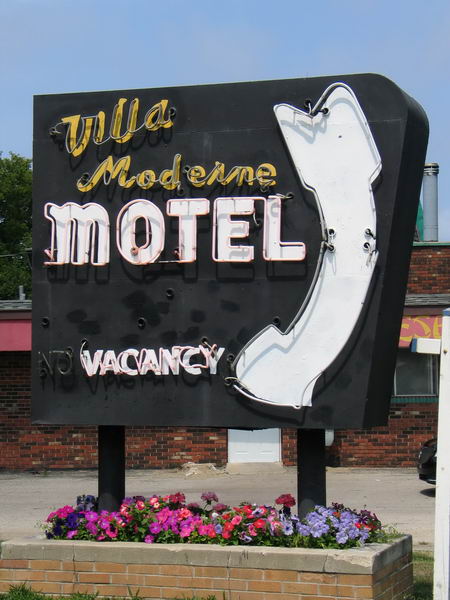 Motel Villa Moderne Charlevoix From Jon Milan (newer photo)